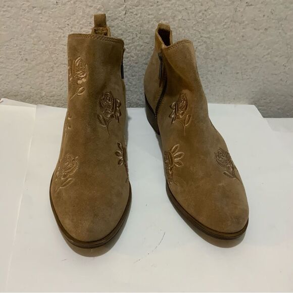 Lucky Brand Women’s Size 7.5 Basel Ankle Bootie Tan Suede Embroidered Roses - Picture 3 of 7